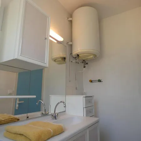 T2, 5 Pers, A 10 Min De La Plage, Terrasse, Parking, Animaux Acceptes - - Fr-1-540-237
